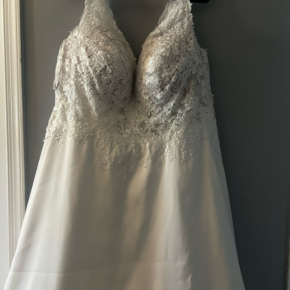 Stella York wedding dress size 32